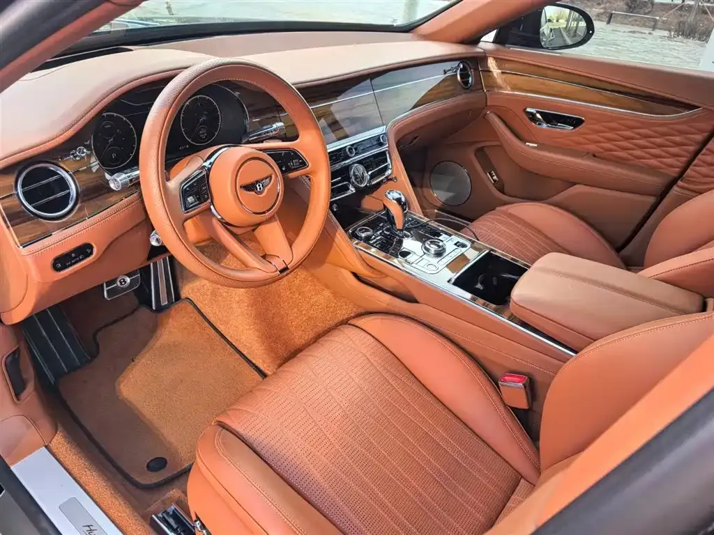 Bentley Flying Spur PHEV 2023 из CN, фото 2