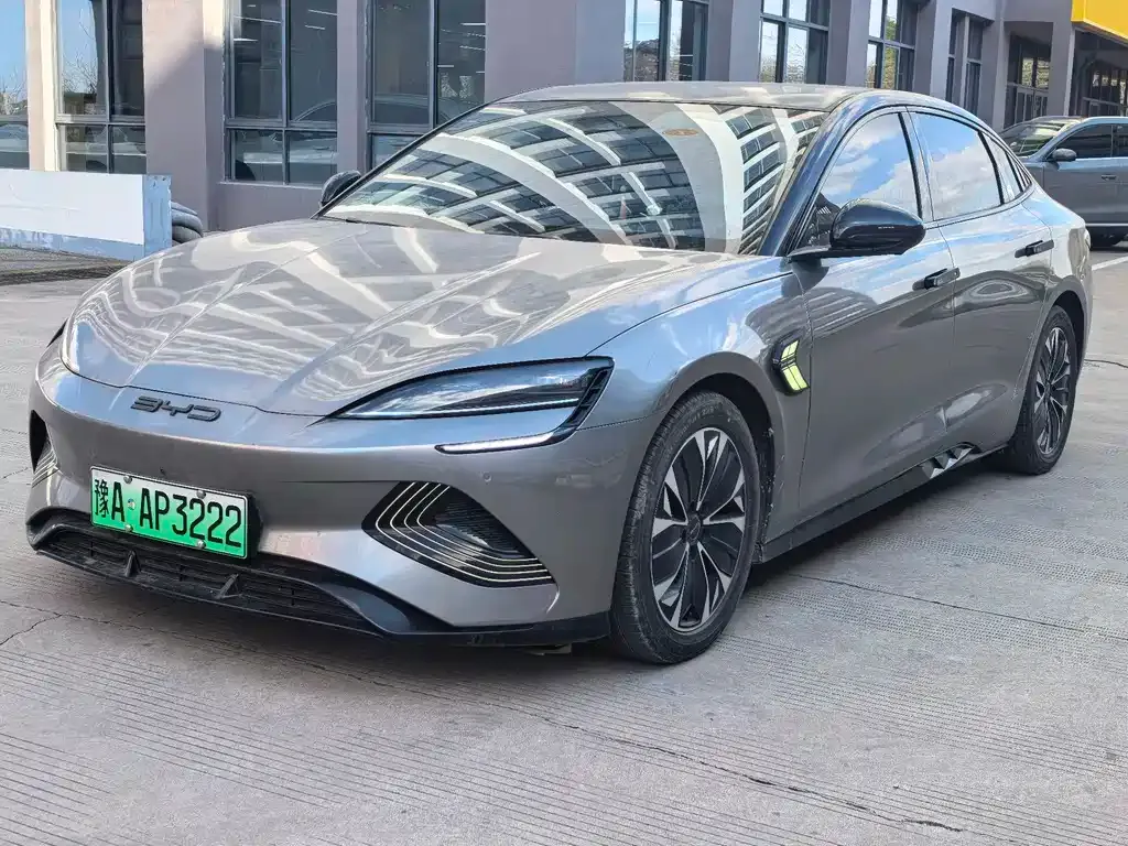BYD Seal — фото 1