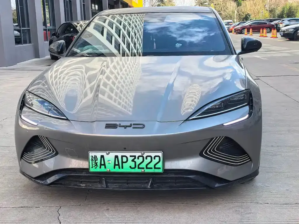 BYD Seal — фото 4