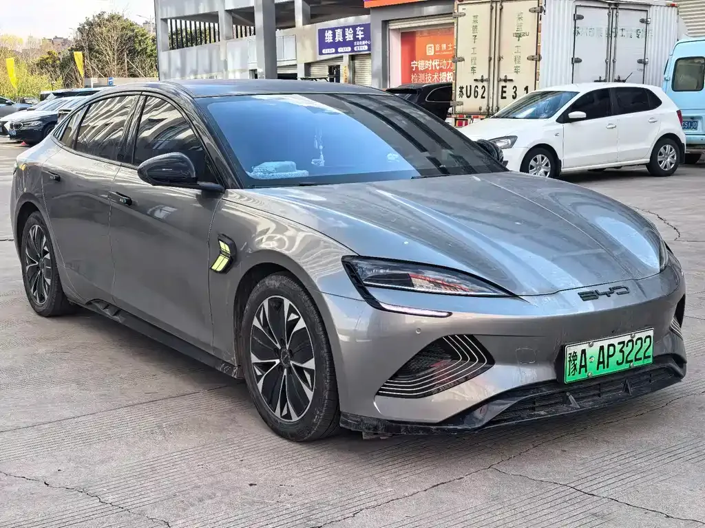 BYD Seal — фото 8