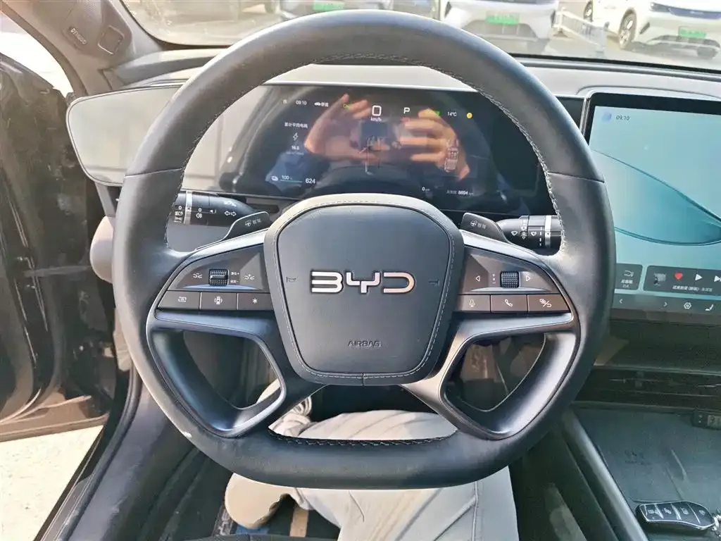 BYD Seal — фото 3