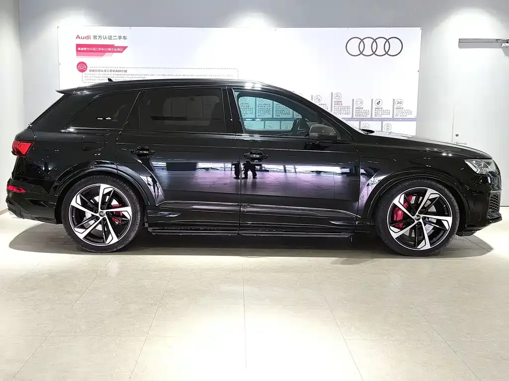 Audi SQ7 2024 из CN, фото 6