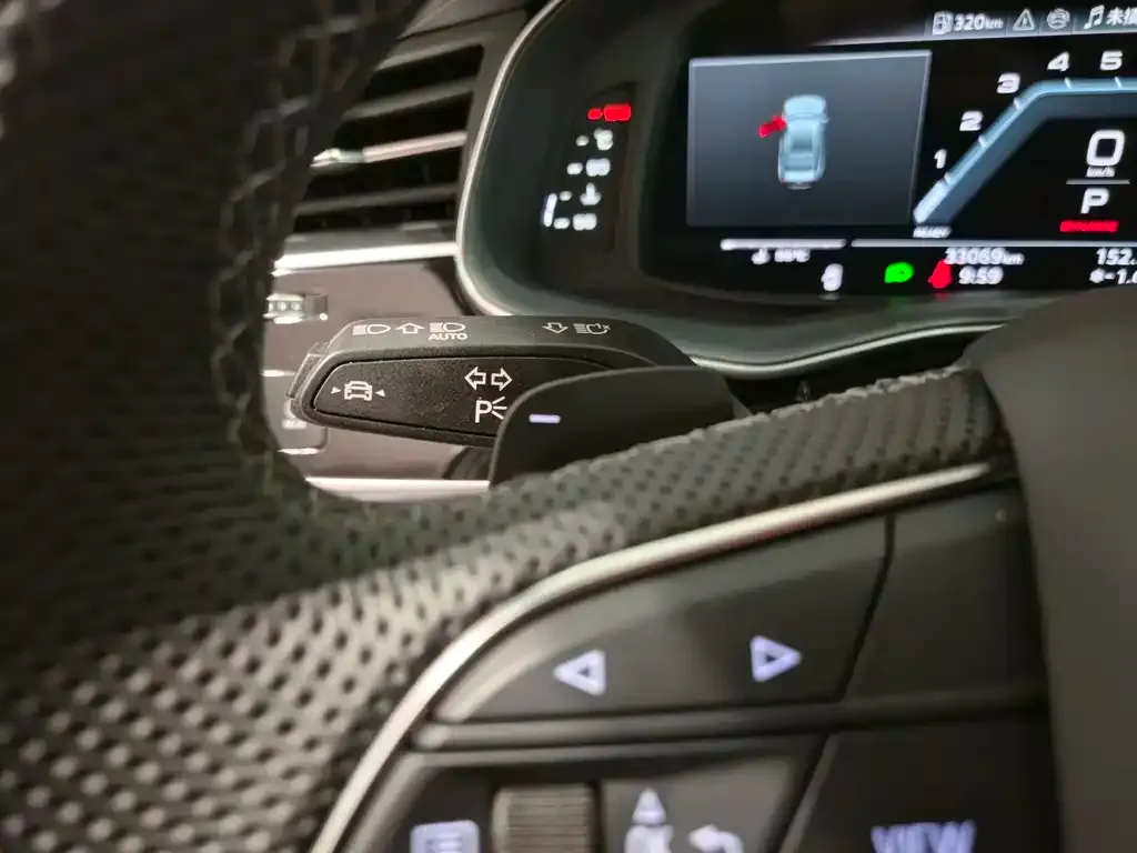 Audi SQ7 2024 из CN, фото 4