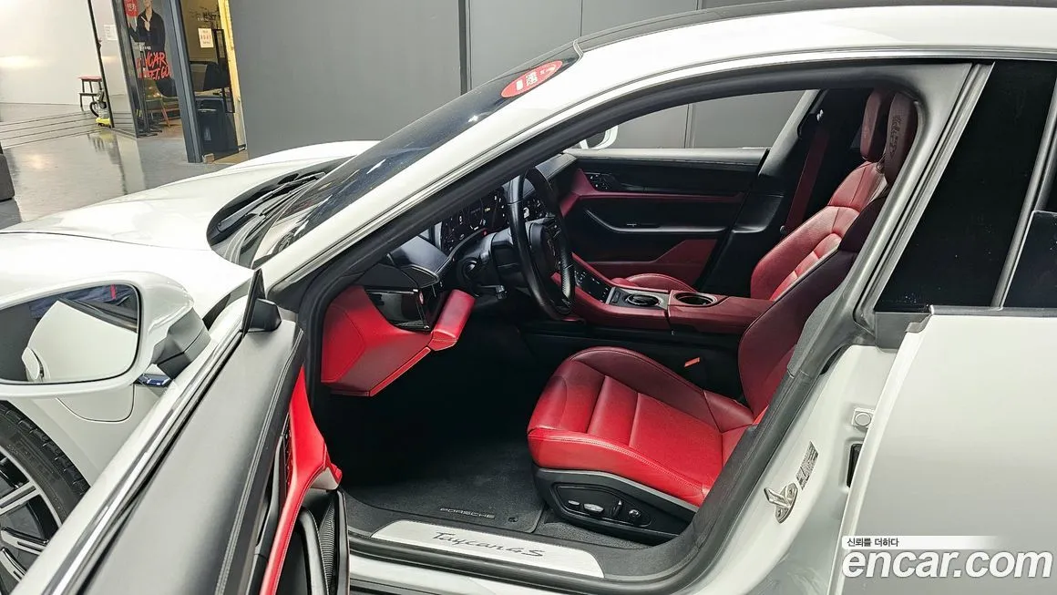 Porsche Taycan 2021 из KR, фото 10