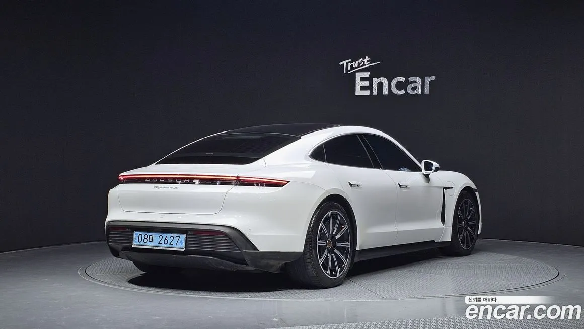Porsche Taycan 2021 из KR, фото 2