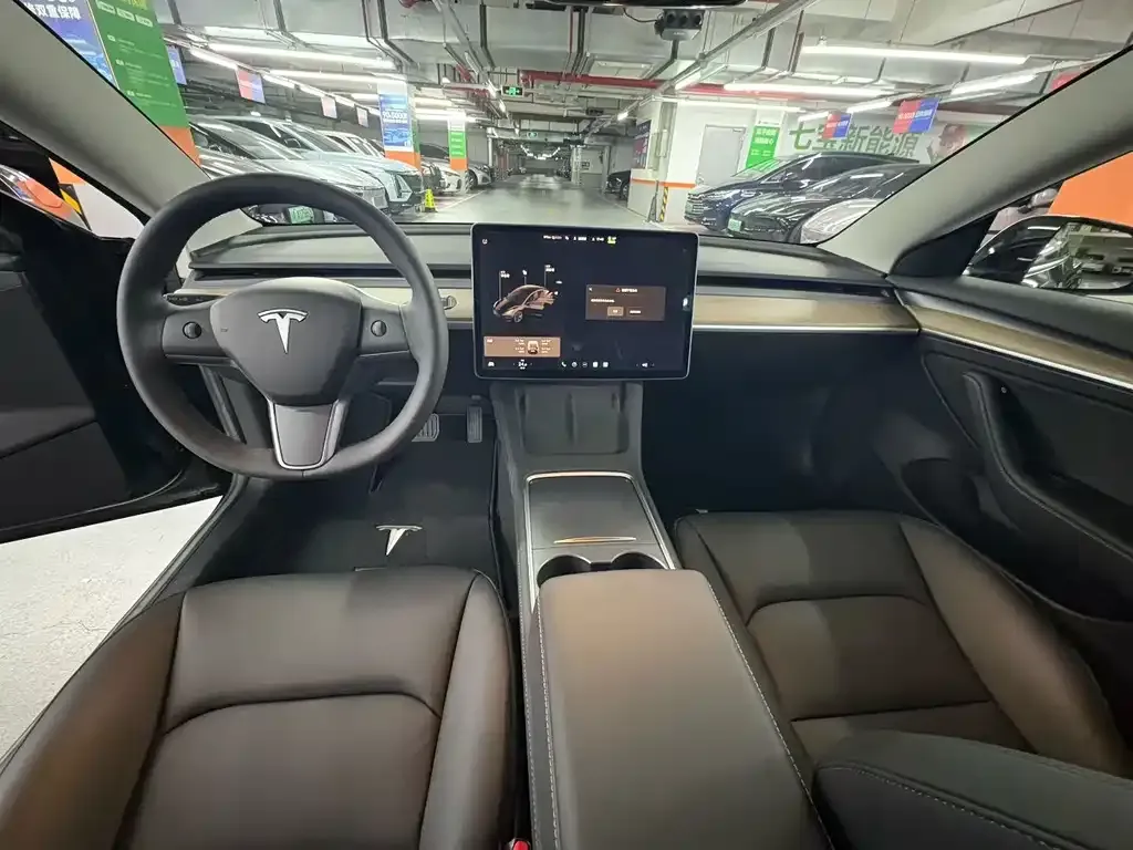 Tesla Model 3 — фото 2