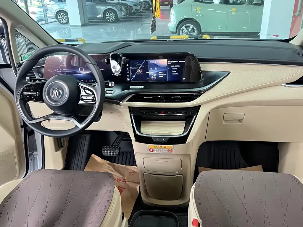 Buick GL8 Hybrid — фото 10