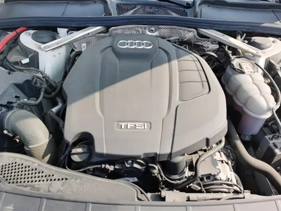 Audi A4L 2021 из CN, фото 4