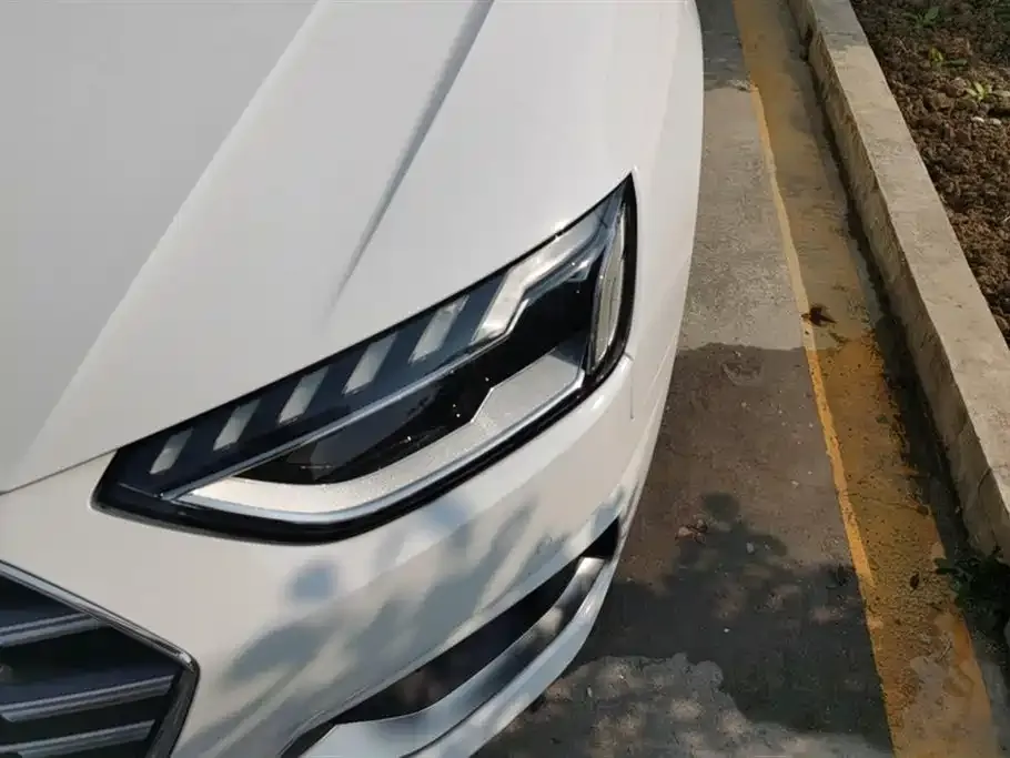 Audi A4L 2021 из CN, фото 10