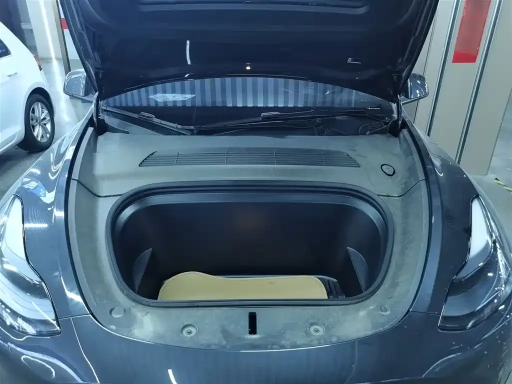 Tesla Model Y 2024 из CN, фото 10