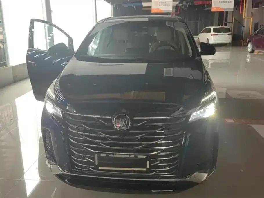 Buick GL8 2023 из CN, фото 2
