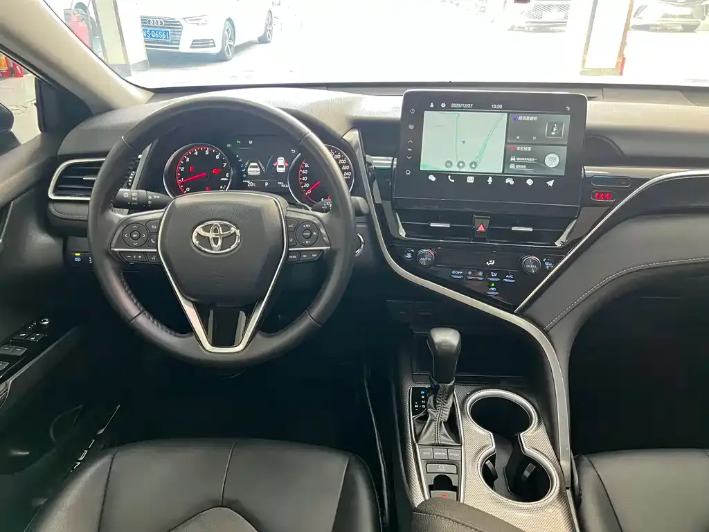Toyota Camry 2024 из CN, фото 2