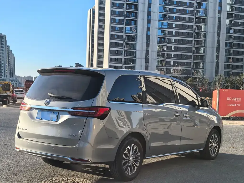 Buick GL8 2023 из CN, фото 2
