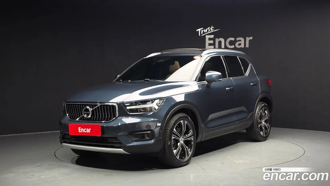 Volvo XC40 — фото 1