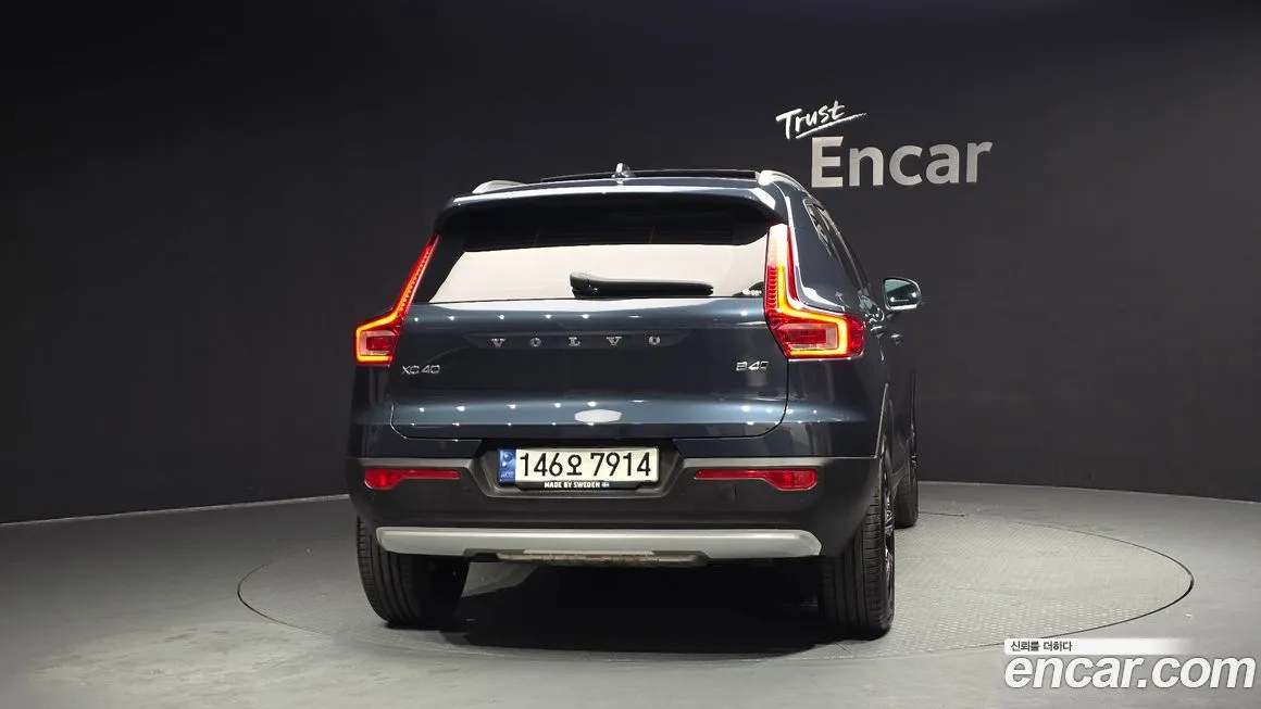 Volvo XC40 — фото 9