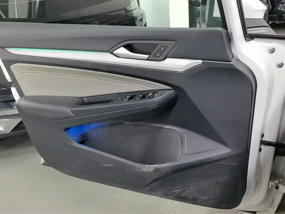 Volkswagen Golf 2021 из CN, фото 6