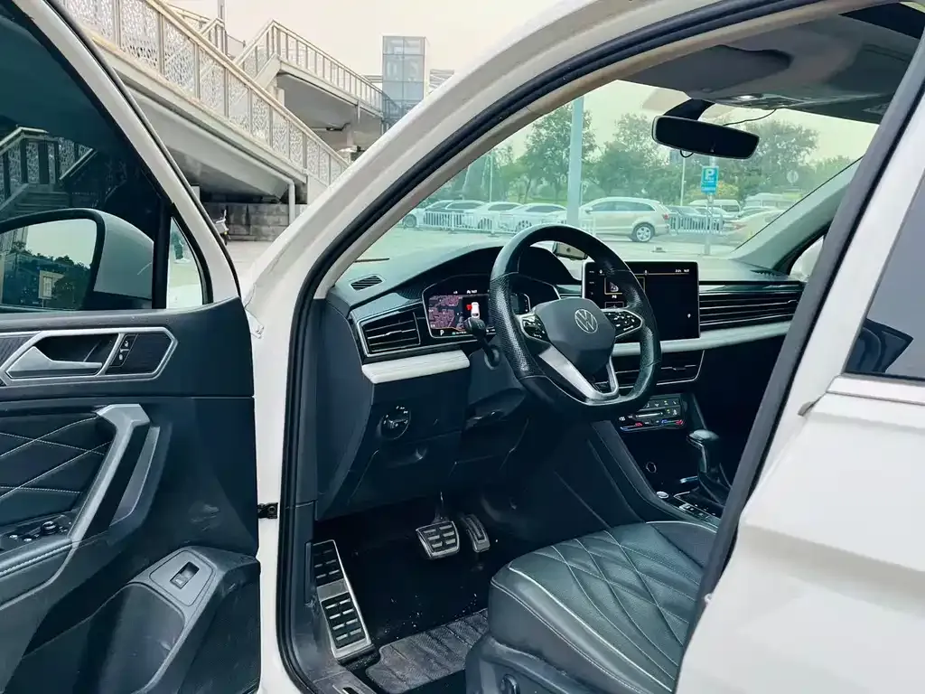 Volkswagen Tiguan L 2022 из CN, фото 4