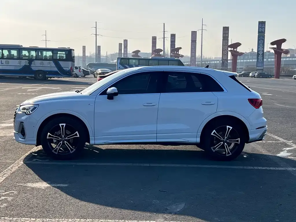 Audi Q3 2021 из CN, фото 6