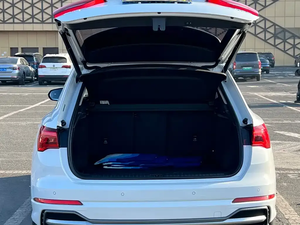 Audi Q3 2021 из CN, фото 2