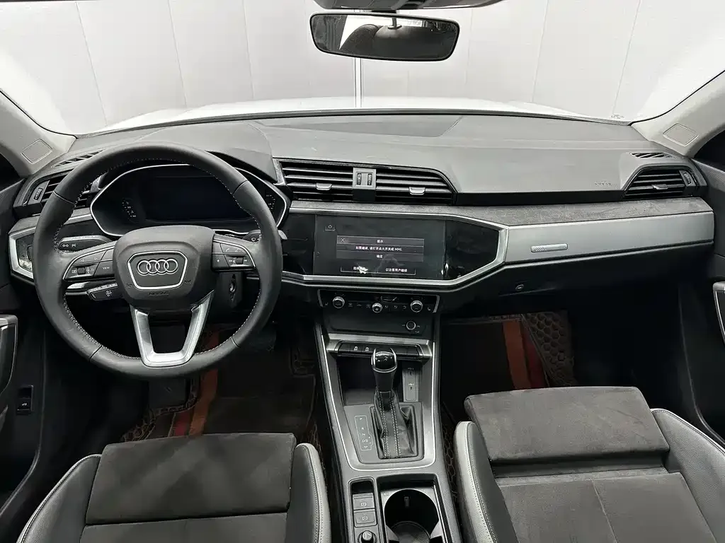 Audi Q3 — фото 8