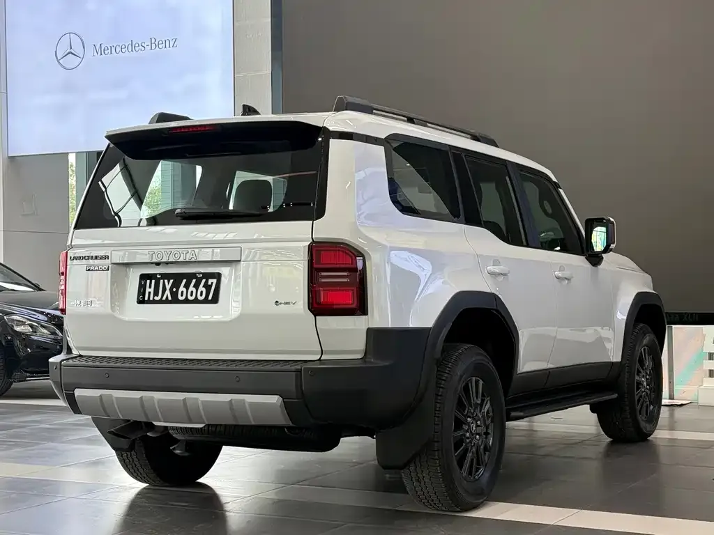 Toyota Prado — фото 10