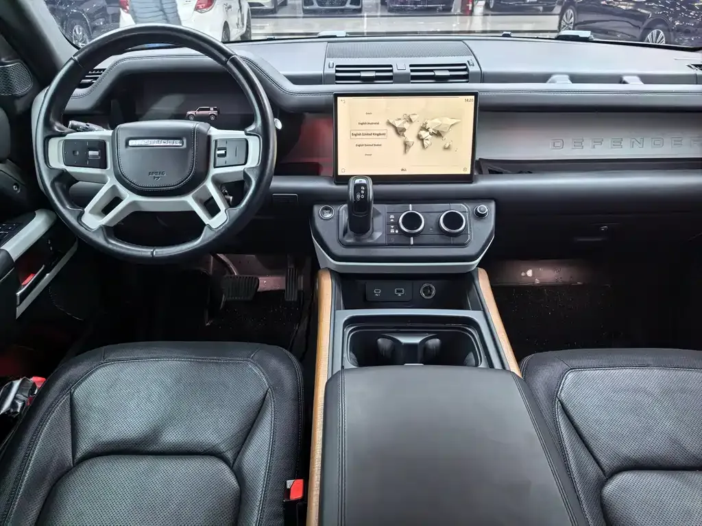 Land Rover Defender — фото 6