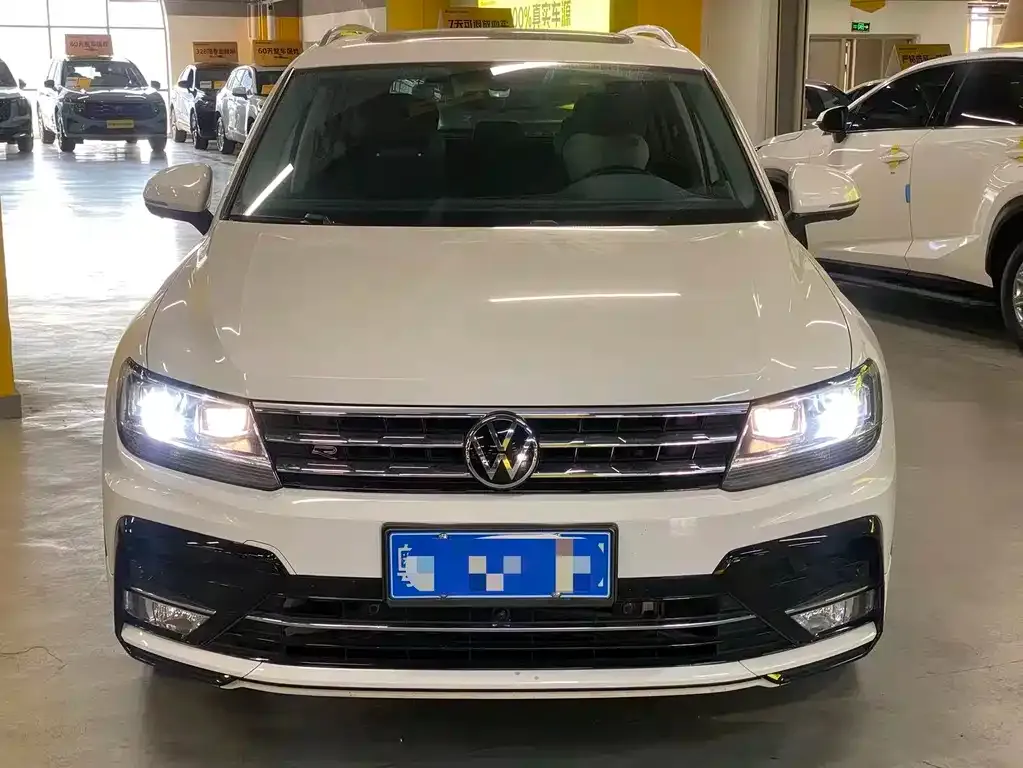 Volkswagen Tiguan L — фото 4