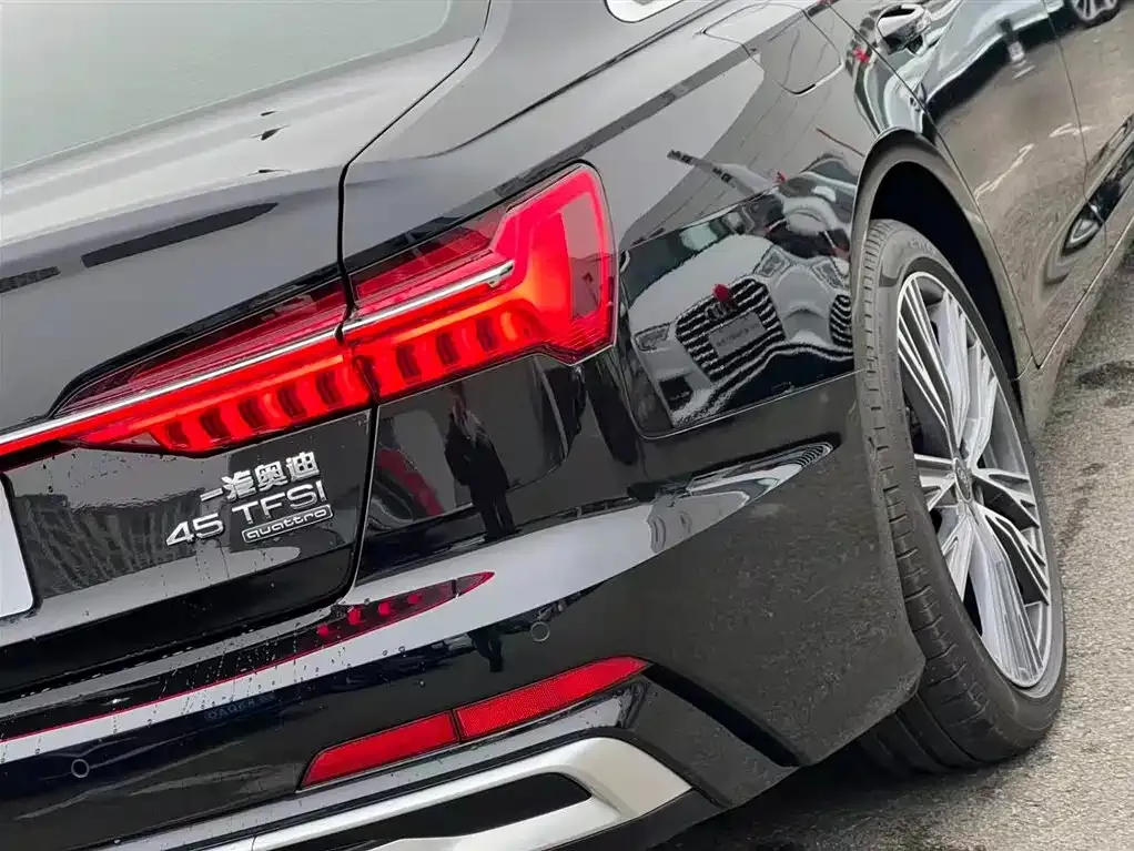 Audi A6L — фото 9