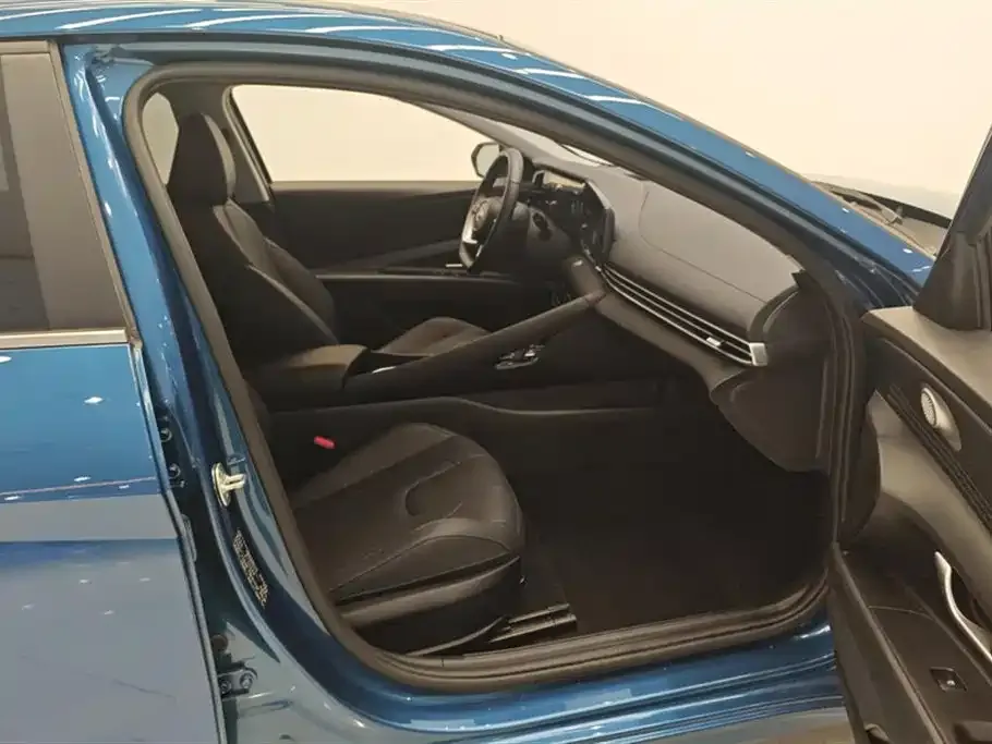 Hyundai Elantra 2022 из CN, фото 8