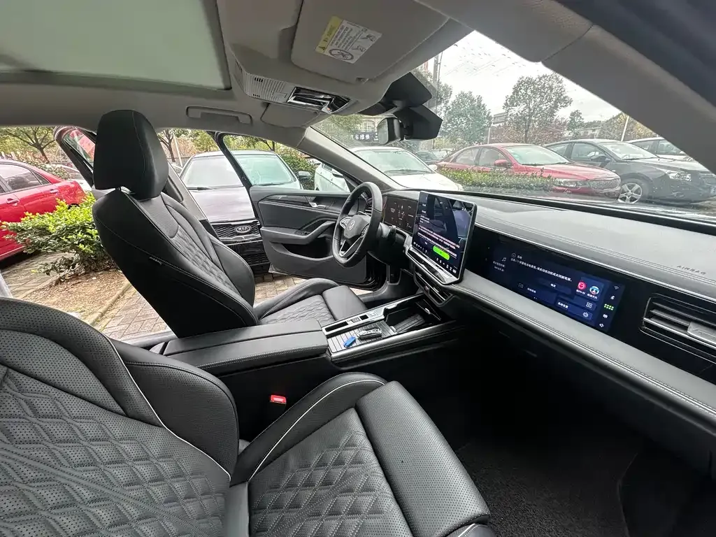 Volkswagen Magotan 2024 из CN, фото 7
