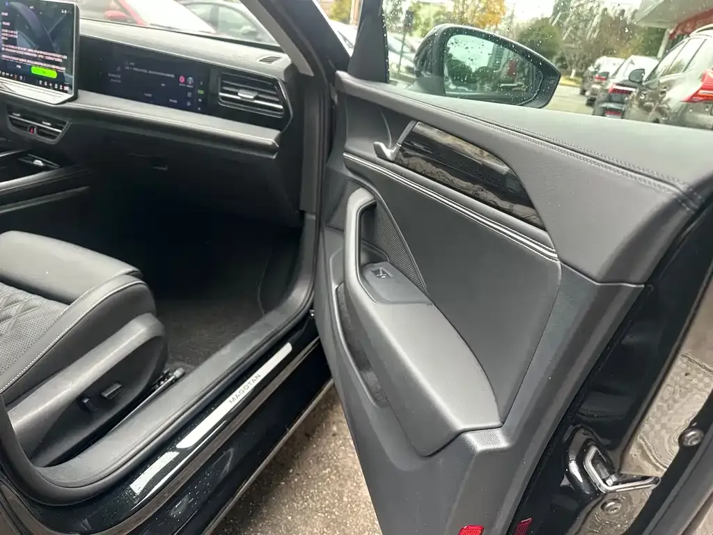 Volkswagen Magotan 2024 из CN, фото 5