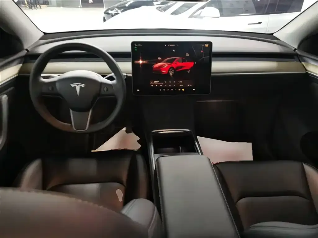 Tesla Model Y — фото 7