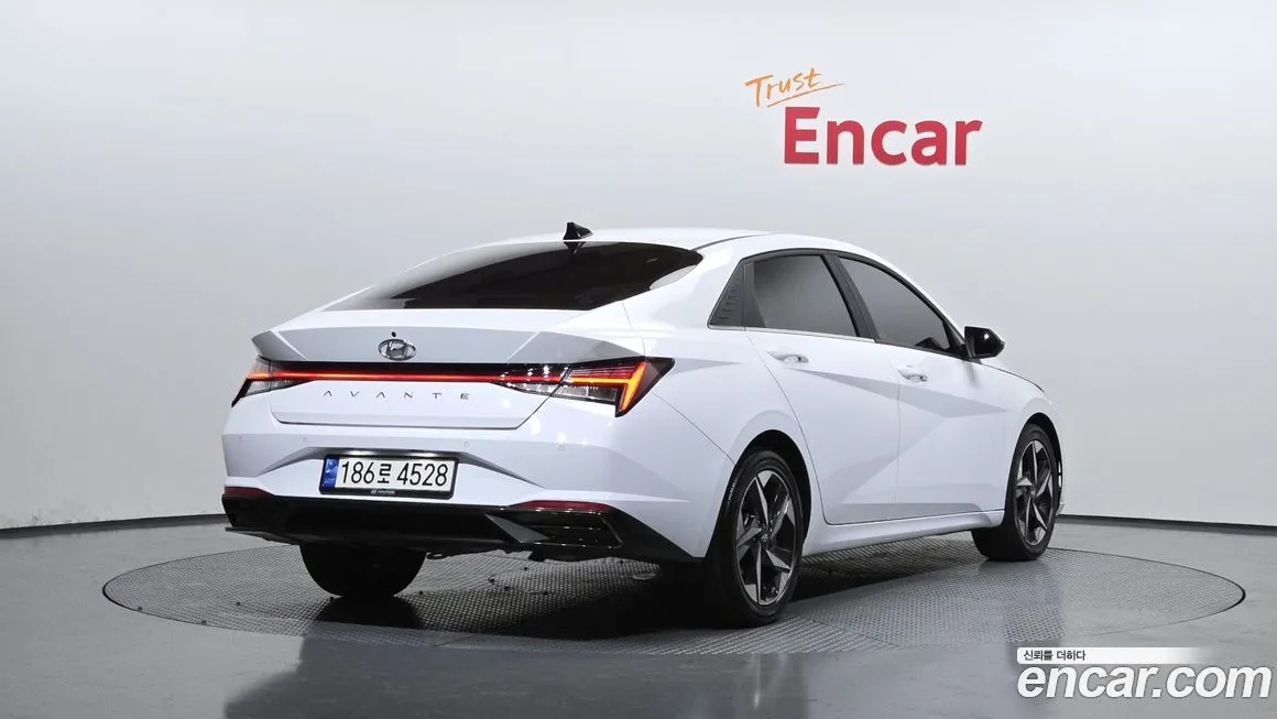 Hyundai AVANTE 2021 из KR, фото 3
