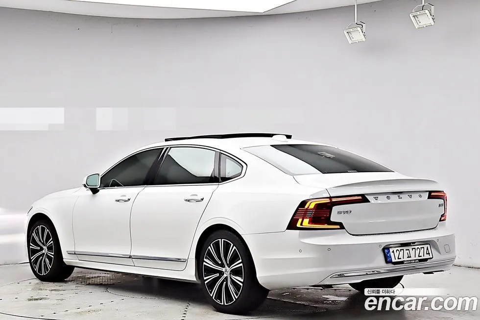 Volvo S90 2023 из KR, фото 3