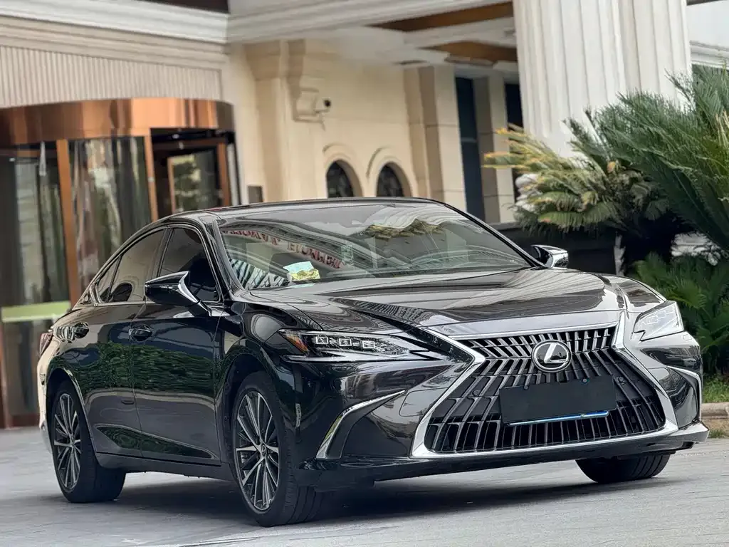 Lexus ES — фото 9