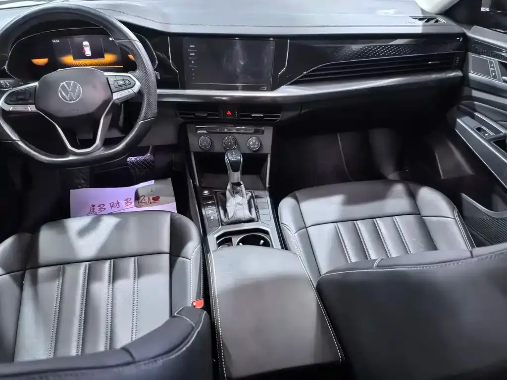Volkswagen Passat — фото 10
