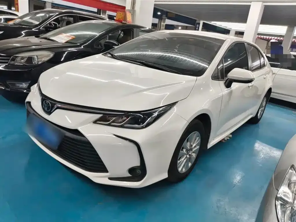 Toyota Corolla 2023 из CN, фото 1