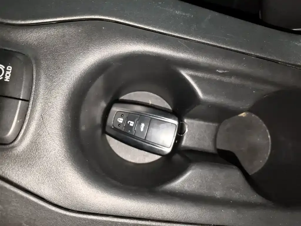 Toyota Corolla 2023 из CN, фото 2