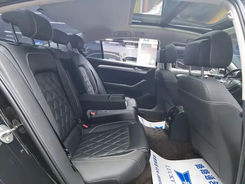 Volkswagen Magotan GTE PHEV 2022 из CN, фото 9