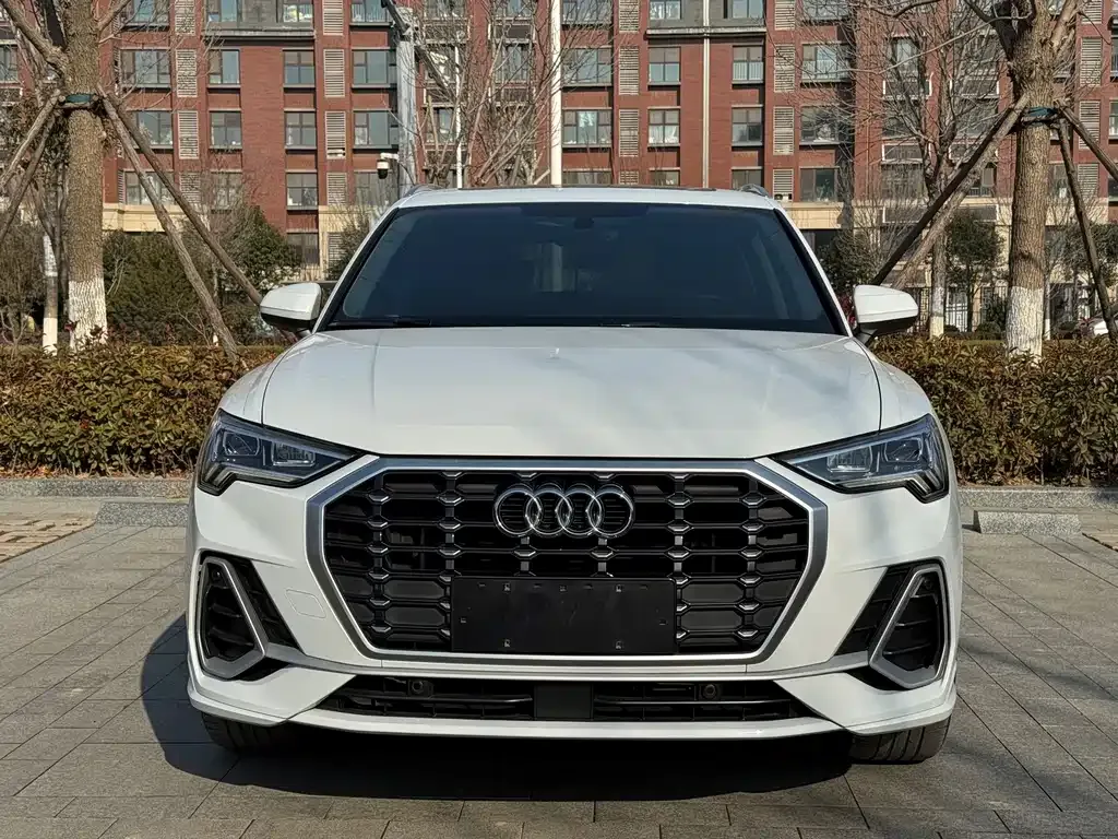 Audi Q3 — фото 10