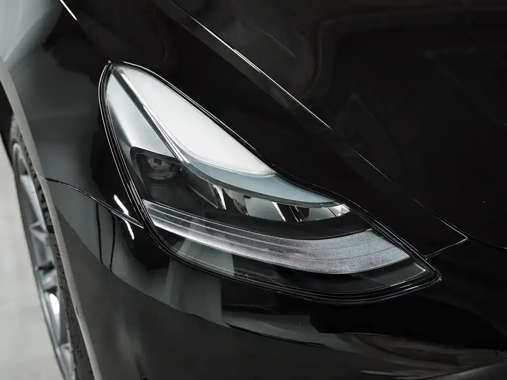 Tesla Model 3 — фото 5