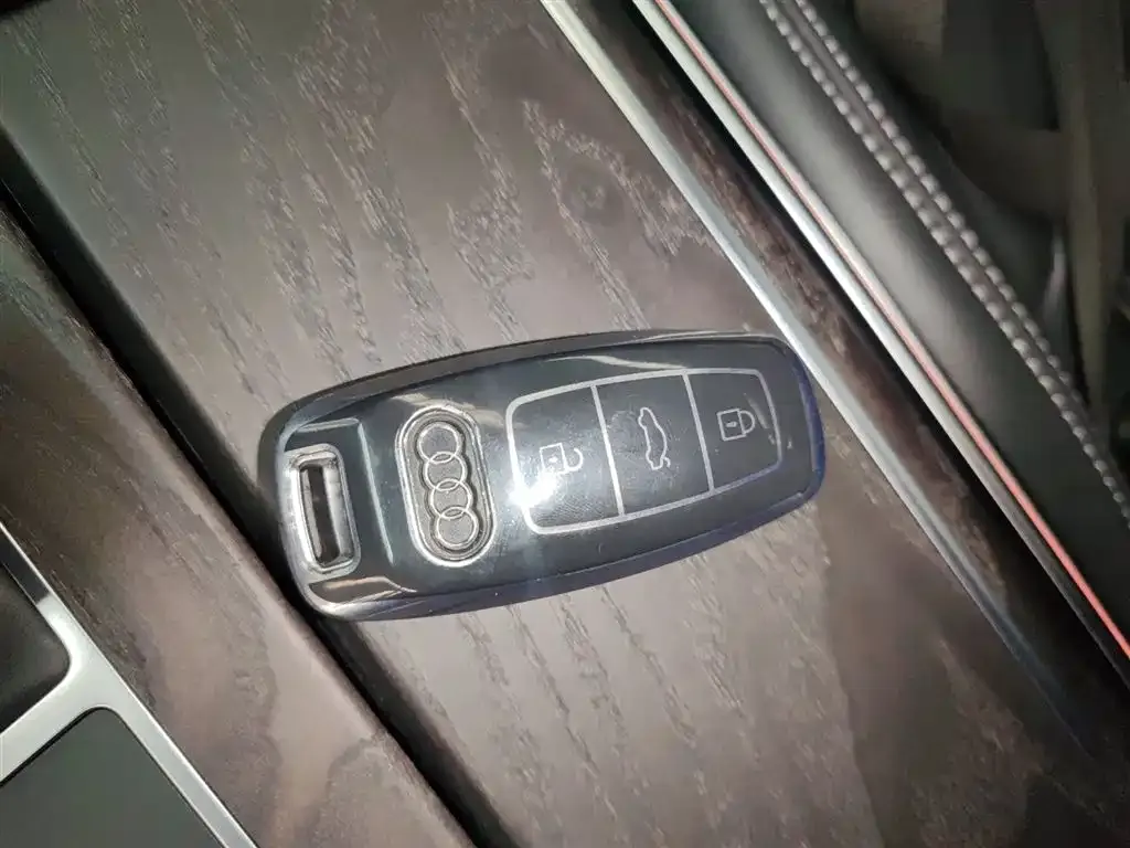Audi A6L 2023 из CN, фото 5