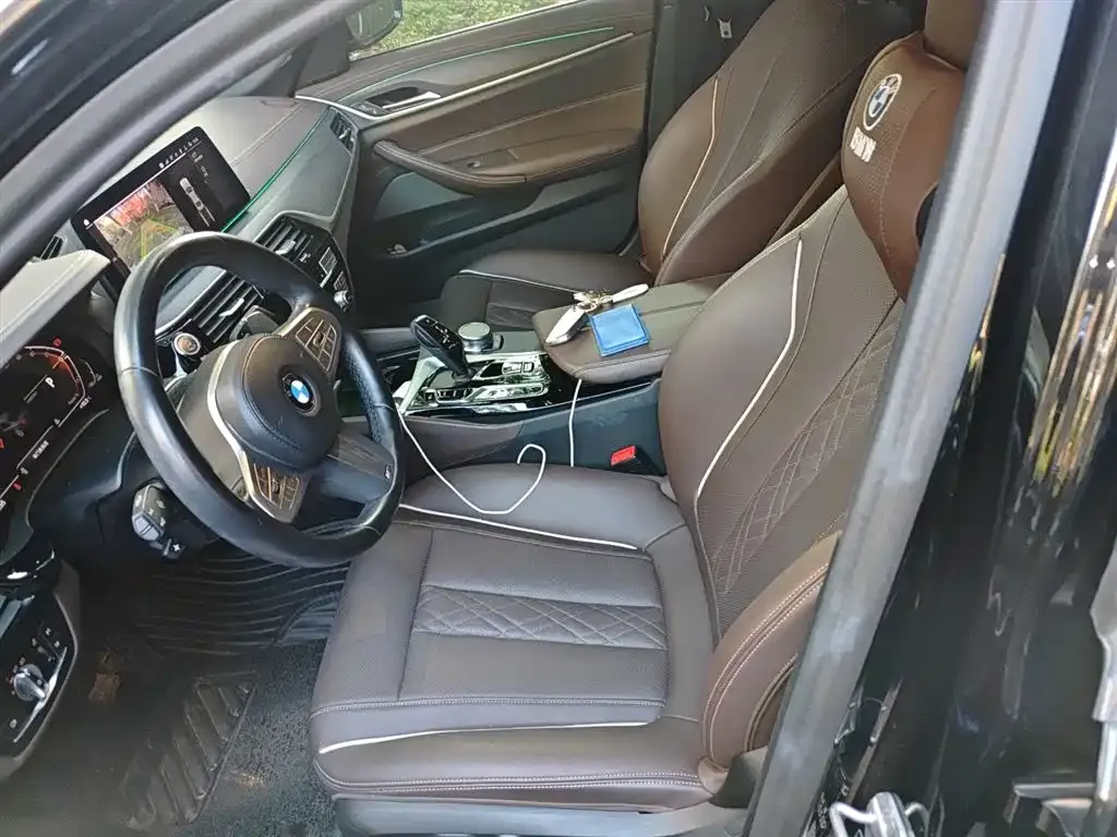 BMW 5 Series 2023 из CN, фото 5