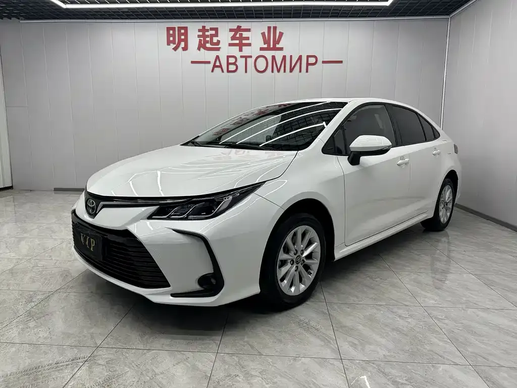 Toyota Corolla — фото 1