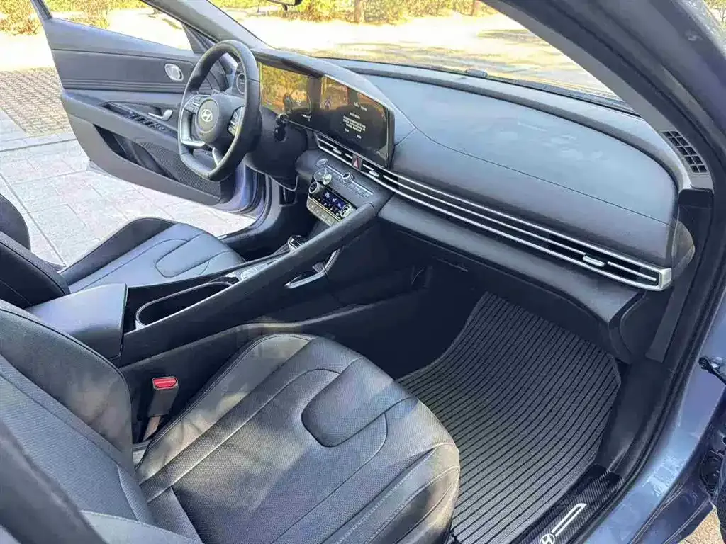 Hyundai Elantra 2024 из CN, фото 4
