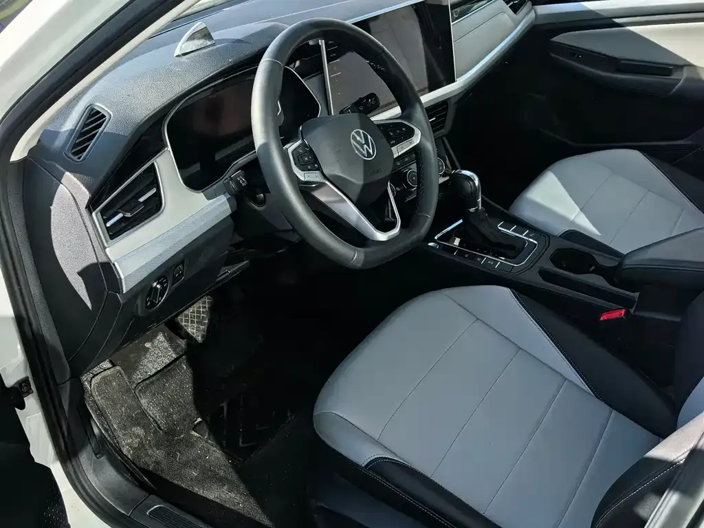 Volkswagen Bora 2024 из CN, фото 5