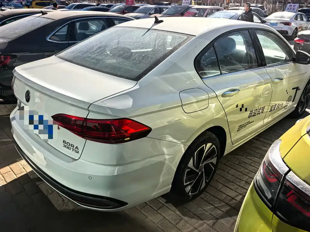 Volkswagen Bora 2024 из CN, фото 9