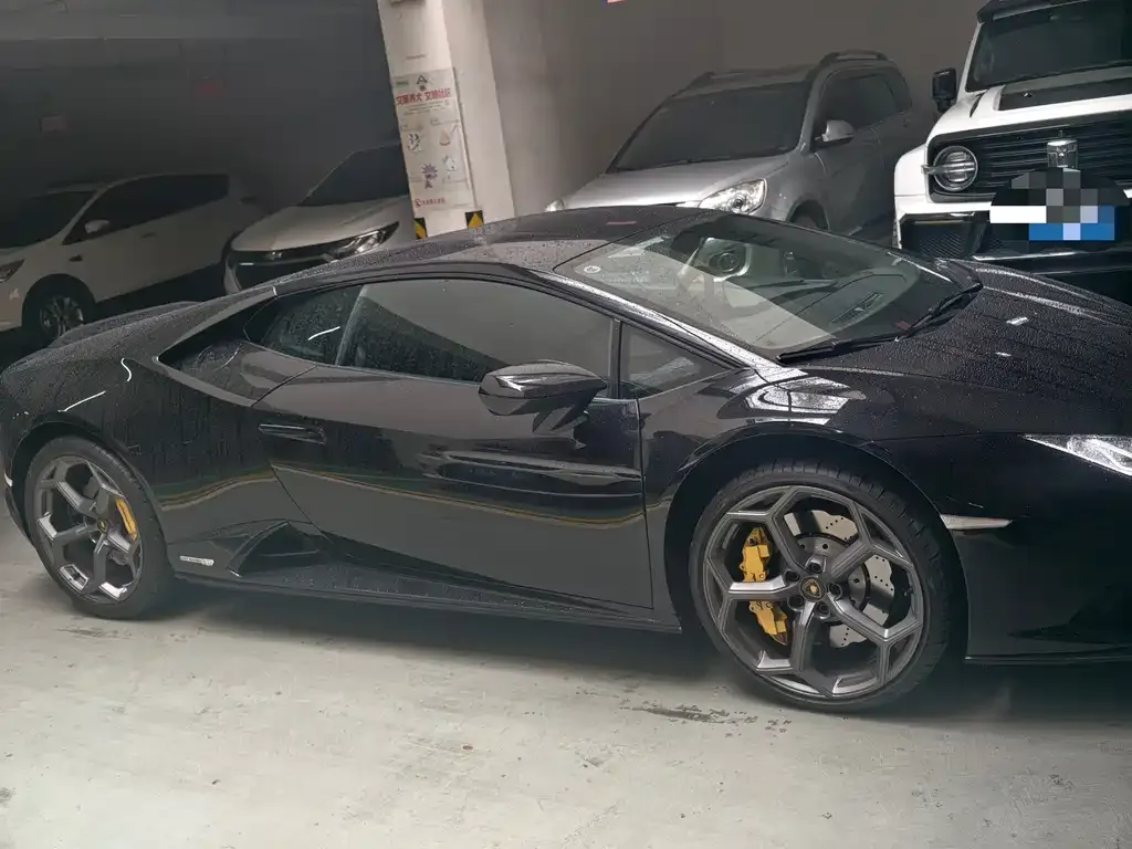 Lamborghini Huracan 2023 из CN, фото 8