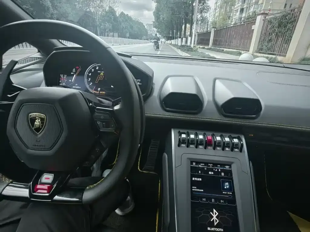 Lamborghini Huracan 2023 из CN, фото 3