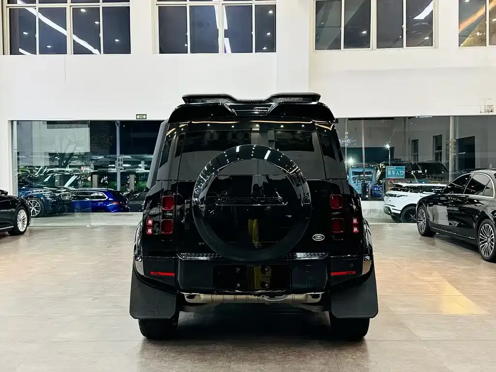 Land Rover Defender 2023 из CN, фото 2